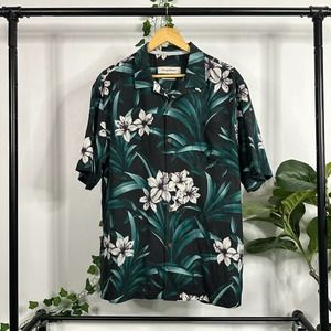 Tommy Bahama Floral button up shirt
